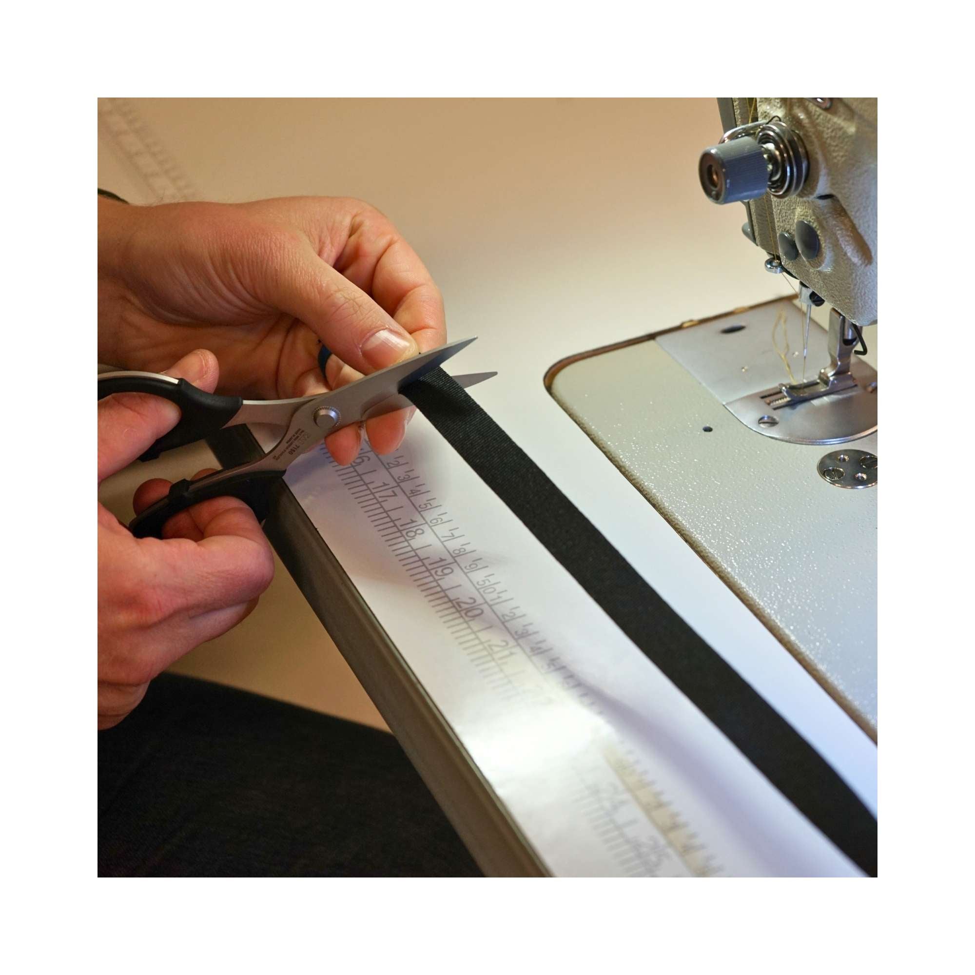 Kai Scissors 7150: 6 inch Professional Scissors